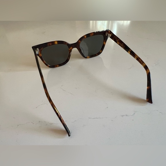 Madewell Pierport Sunglasses - Whiskey Tort - Tortise - Picture 6 of 8